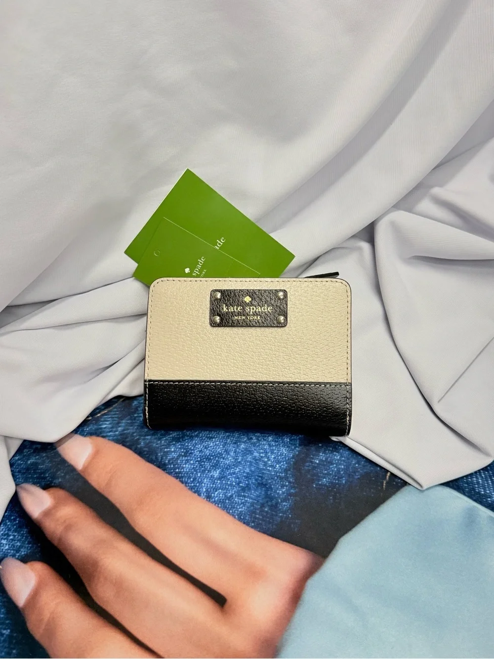 (new+tag) Kate Spade Cara medium wallet - pebble black beige leather material